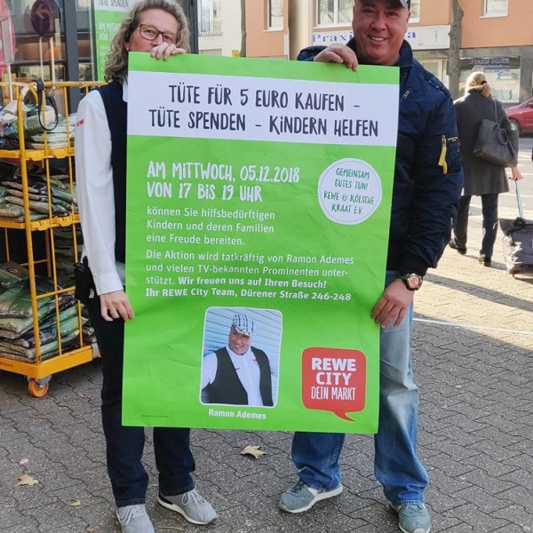 Fototermin bei REWE City: Stars aus „Unter uns“, „Alles was zählt“, „Freundinnen – Jetzt erst recht“ & Co befüllen gemeinsam Tüten für den guten Zweck